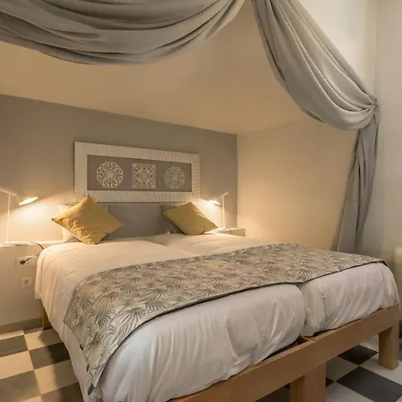 Apartment Aoa Giralda Seville